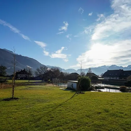 Pour 4 Personnes Avec Tennis De Copropriété * Lathuile